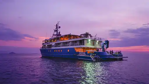 Kudanil Explorer Expedition Yacht Sunset