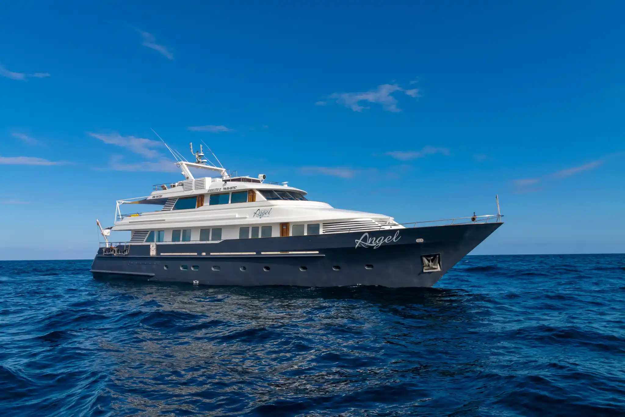 Galapagos Angel Yacht Exterior3