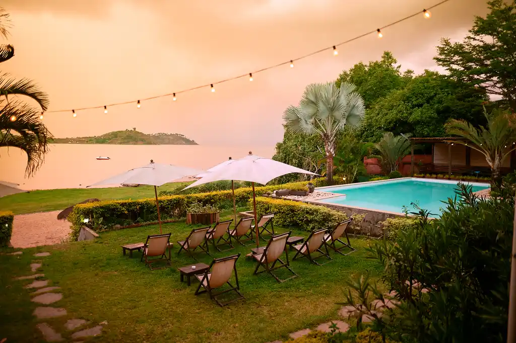 Pool Farihy Hotel Ampfey Madagascar Direct