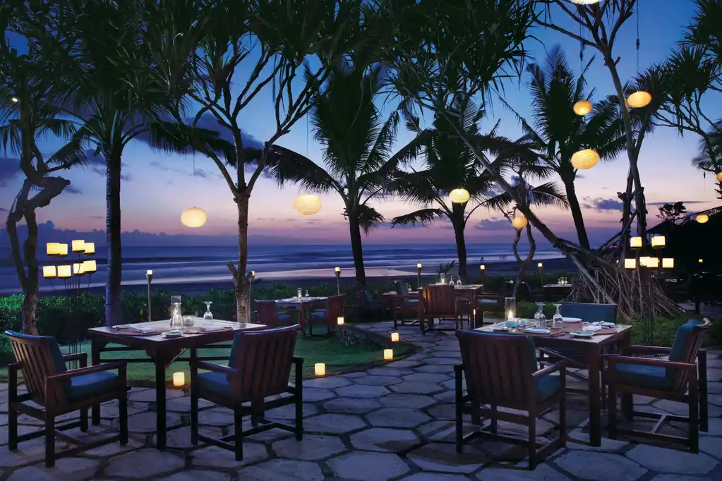 Tob Frangipani Dinner Setup