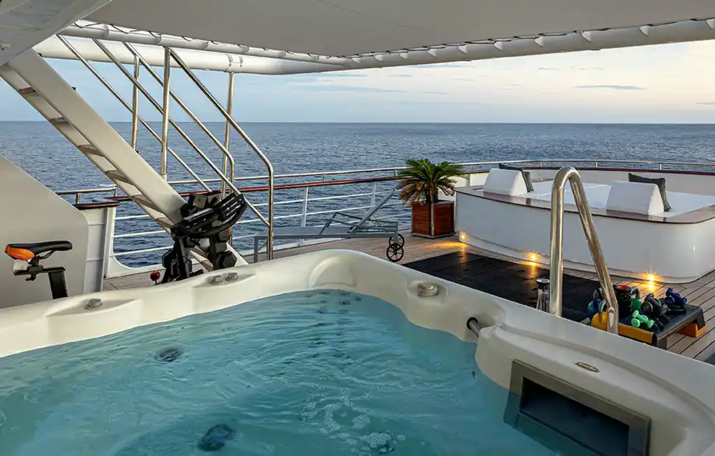 Aqua Blu Gym And Jacuzzi Indonesia Direct