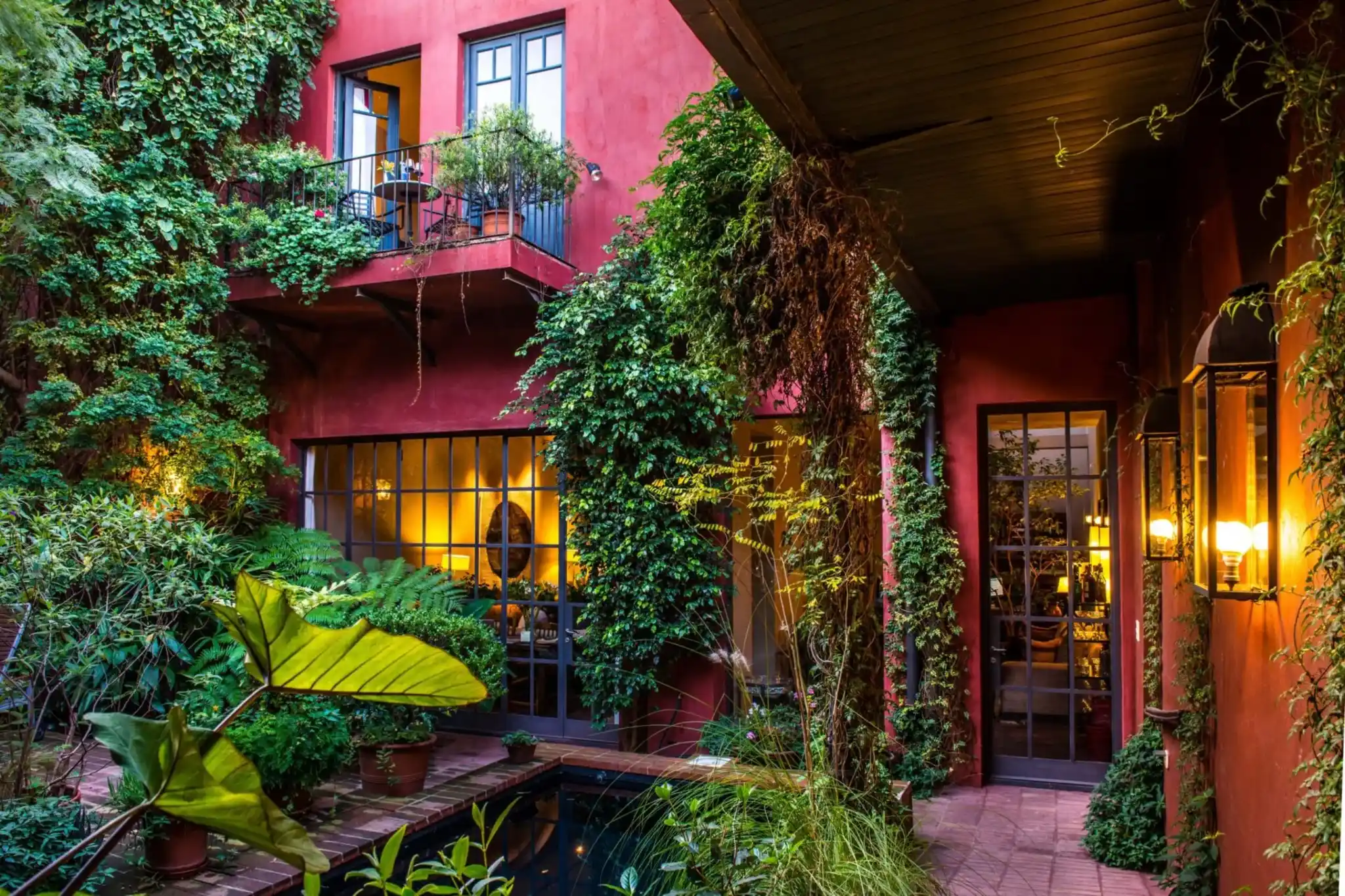 Be Jardin Escondido Courtyard