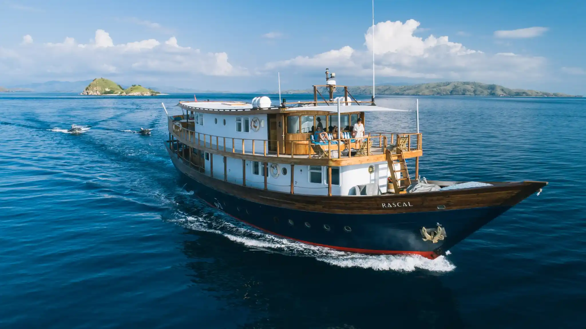 KNP Lintah Strait Rascal Sailing 2500X1405 Jpg