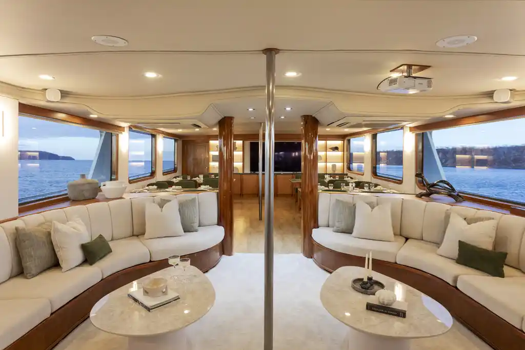 Lounge P9A9992 INTEGRITY