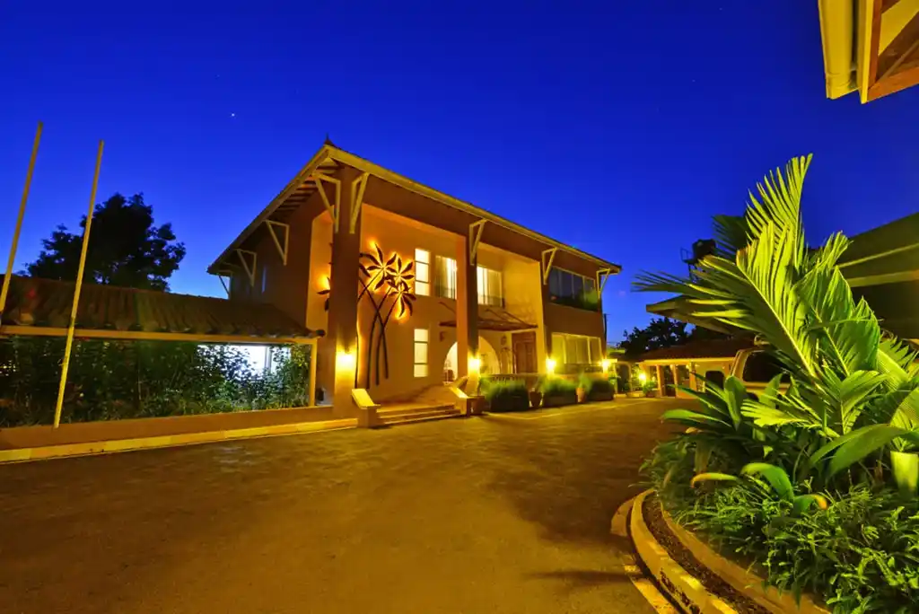 Uganda No 5 Boutique Hotel Exterior